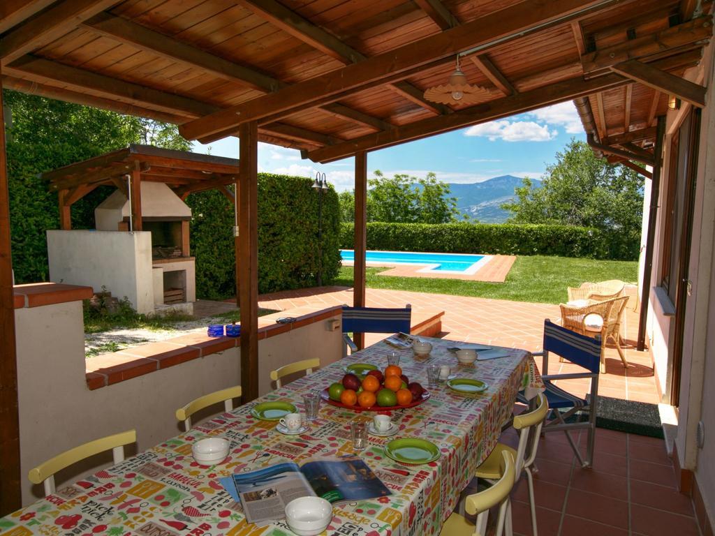Belvilla By Oyo Villa Insieme San Valentino in Abruzzo Citeriore Habitación foto