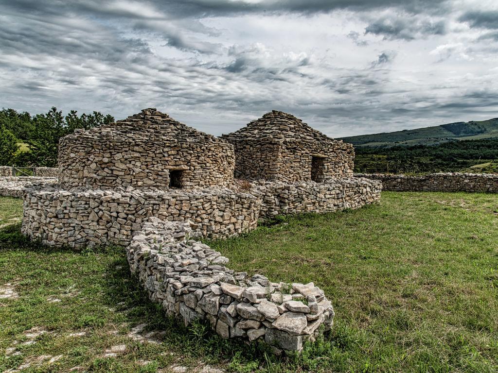 Belvilla By Oyo Villa Insieme San Valentino in Abruzzo Citeriore Habitación foto